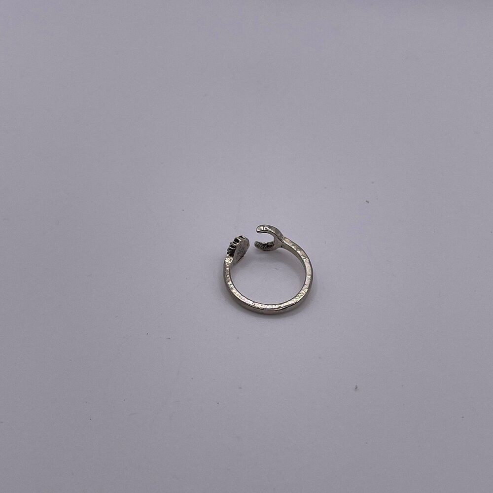 Vintage Jewelers Women’s Sun and Moon Open Band Silver Ring - Picture 6 of 8